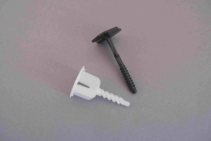 Costruzione conveniente di stampi a iniezione