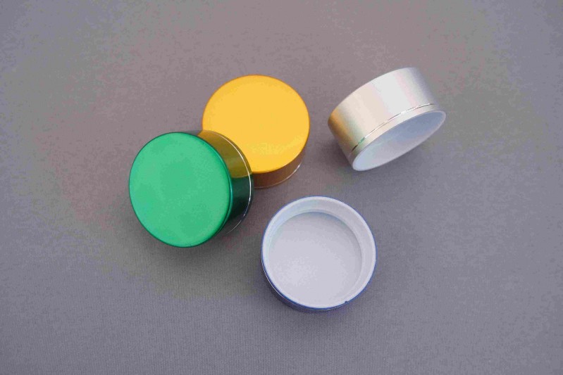 Produttore di stampi a iniezione a canali freddi