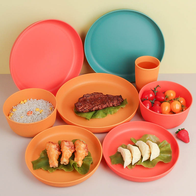 Plastic tableware molding