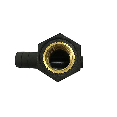 Stampaggio ad iniezione con inserto metallico