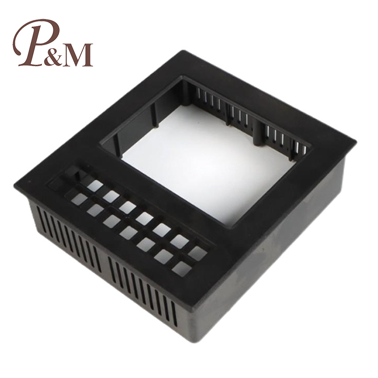 Stampaggio ad iniezione di raccordi in plastica