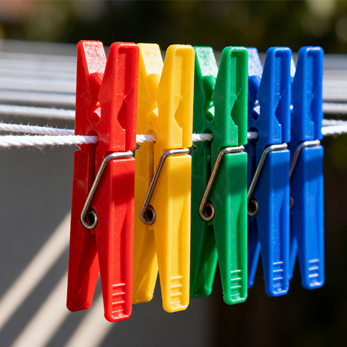 Vestiti iniezione di plastica modanatura pioli