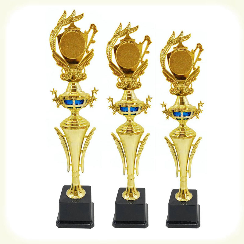 Stampaggio di parti di trofei in plastica