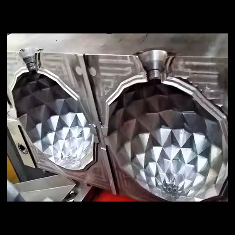 Modanatura a parete